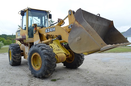 2001 John Deere 624H Loader